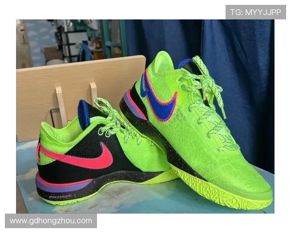 Nike为布朗尼母校塞拉峡谷定制LeBron23篮球鞋展现青春活力与运动精神